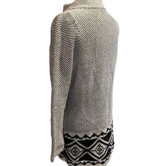 Old Navy Cardigan Black & White Sweater knit Size SP - Picture 2 of 7